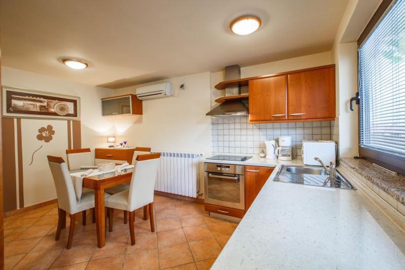 Apartmani Gilda Vrsar Zewnętrze zdjęcie